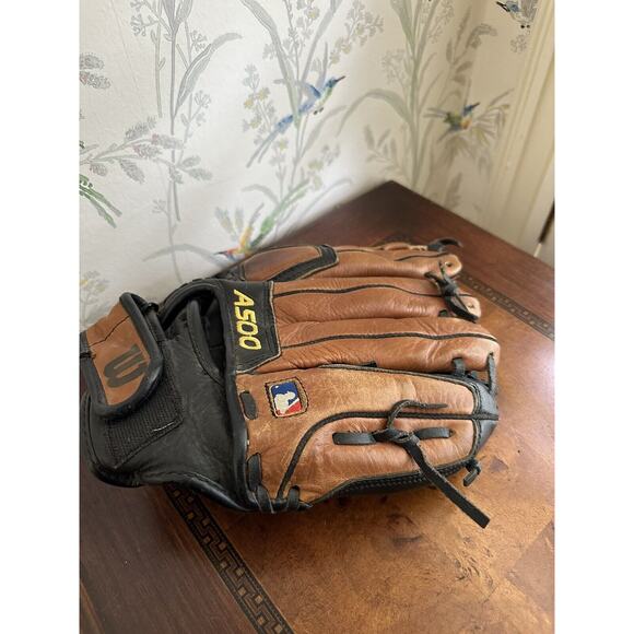 Wilson Dual Hinge 500 11” A0502 P11 Left Hand Throw Leather Baseball Glove - Picture 1 of 6